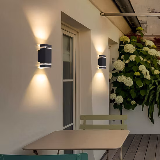 Luci quadrate su e giù Lampada da parete a LED per esterni 10W Bridgelux Chip Driver isolato Bianco freddo 6500K IP65 per giardino